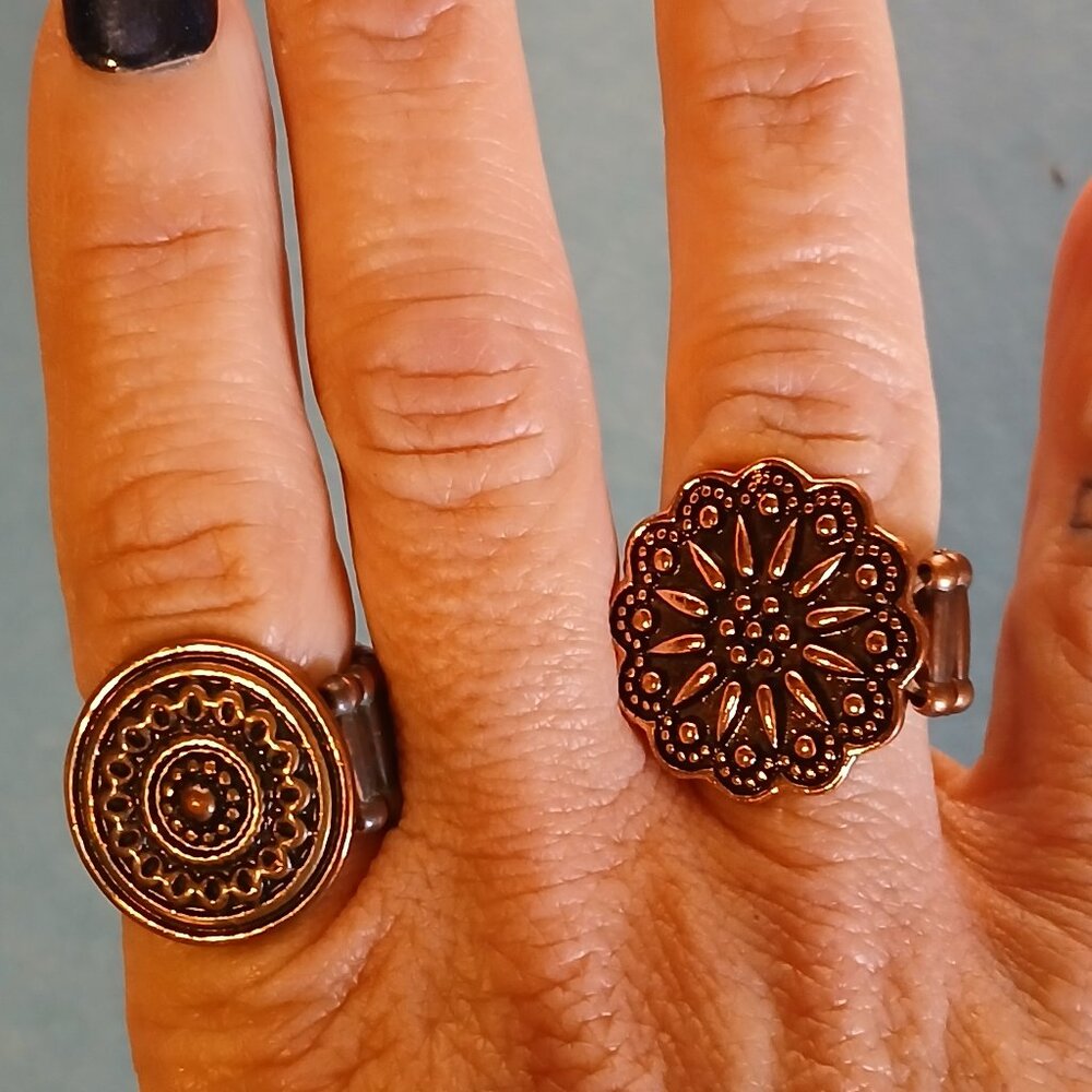 4 Paparazzi Rings - Picture 2 of 4
